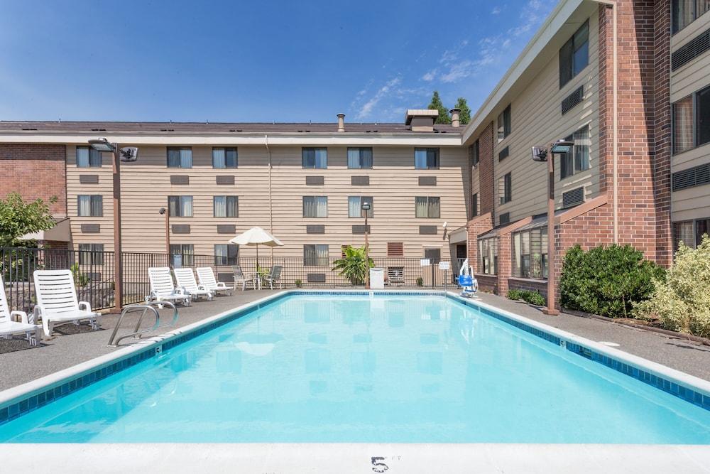 Quality Inn & Suites Clackamas - Portland Εξωτερικό φωτογραφία