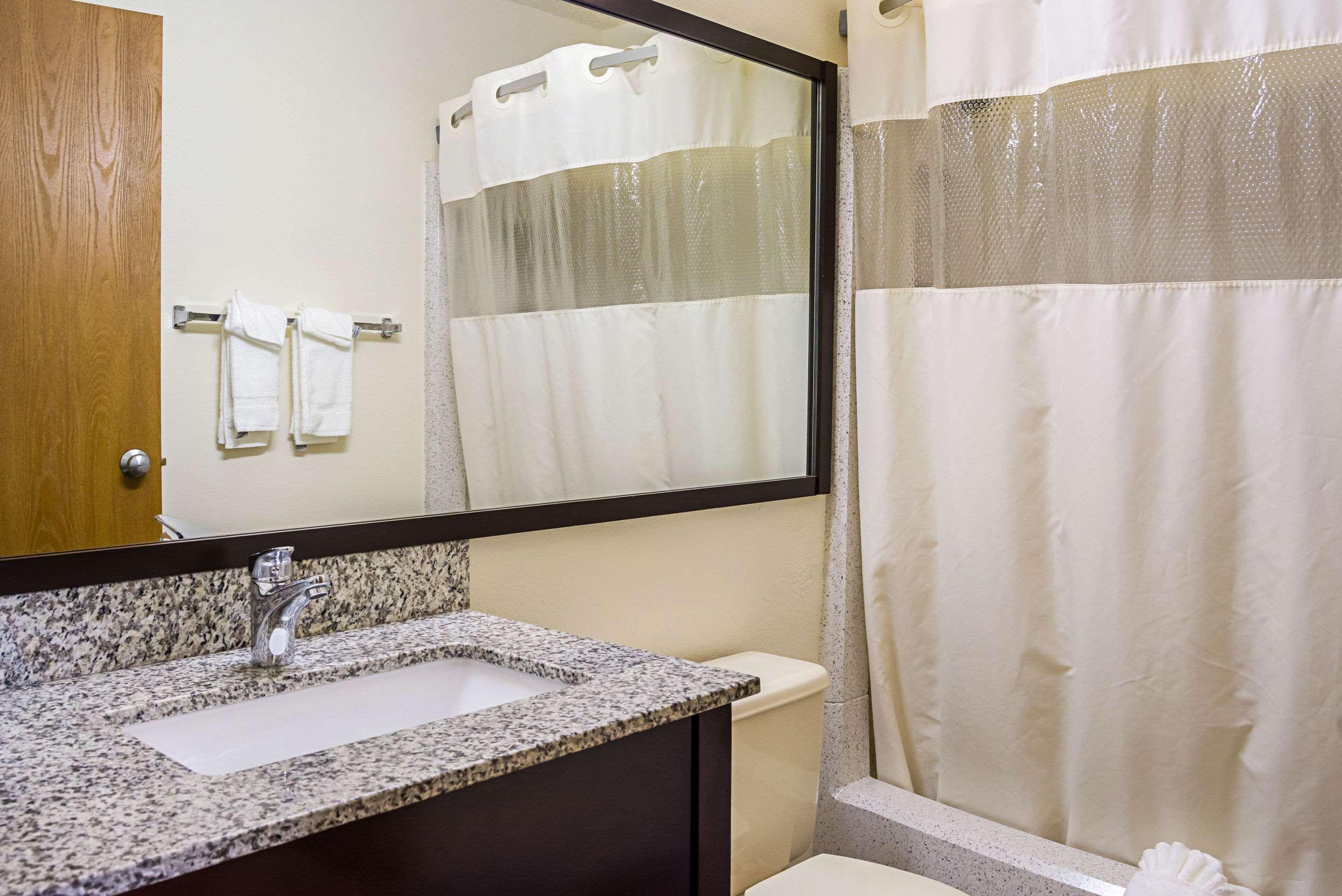 Quality Inn & Suites Clackamas - Portland Εξωτερικό φωτογραφία